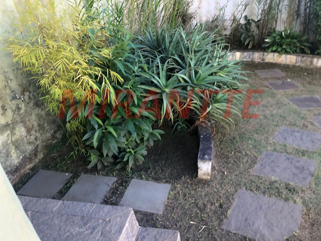 Sobrado de 220m² com 3 quartos em Horto Florestal