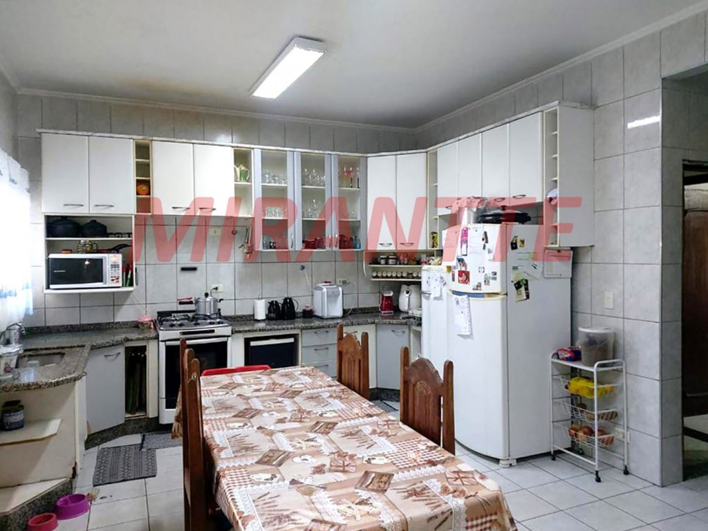 Sobrado de 500m² com 3 quartos em Vila Rosália