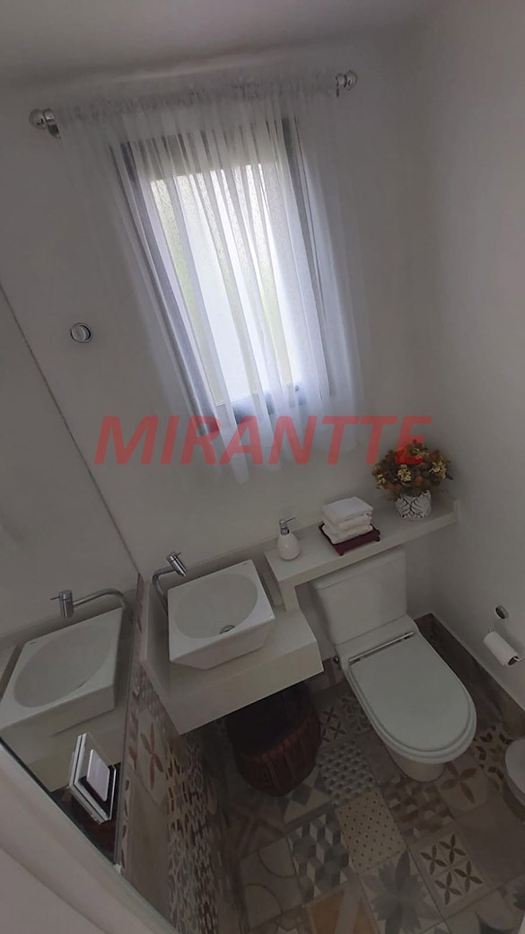 Apartamento de 110m² com 3 quartos em Água Fria