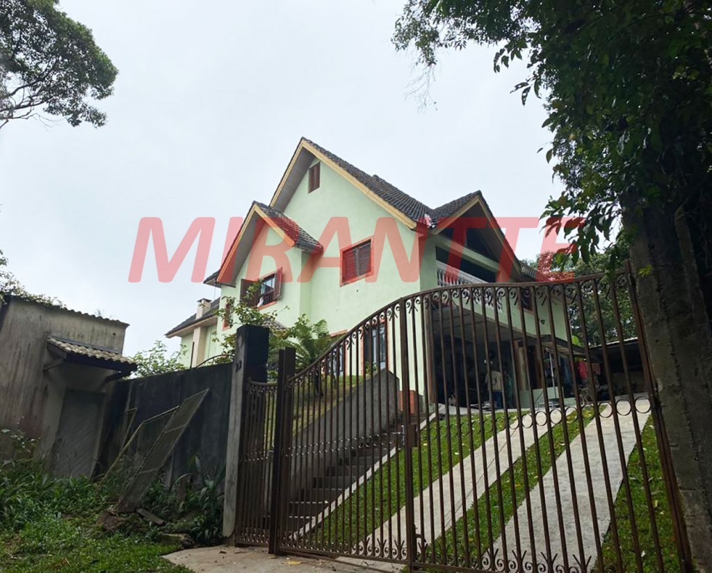 Sobrado de 230m² com 3 quartos em Serra da Cantareira