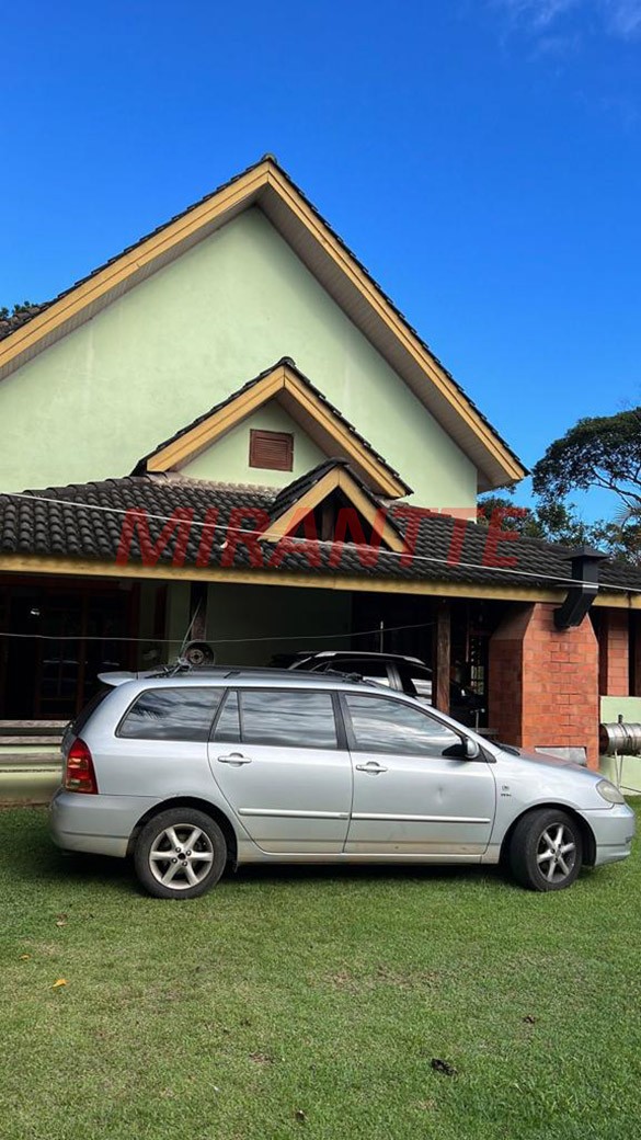 Sobrado de 230m² com 3 quartos em Serra da Cantareira