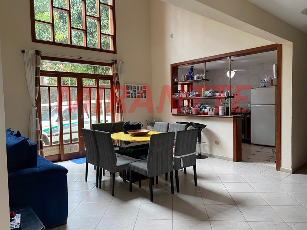 Sobrado de 230m² com 3 quartos em Serra da Cantareira