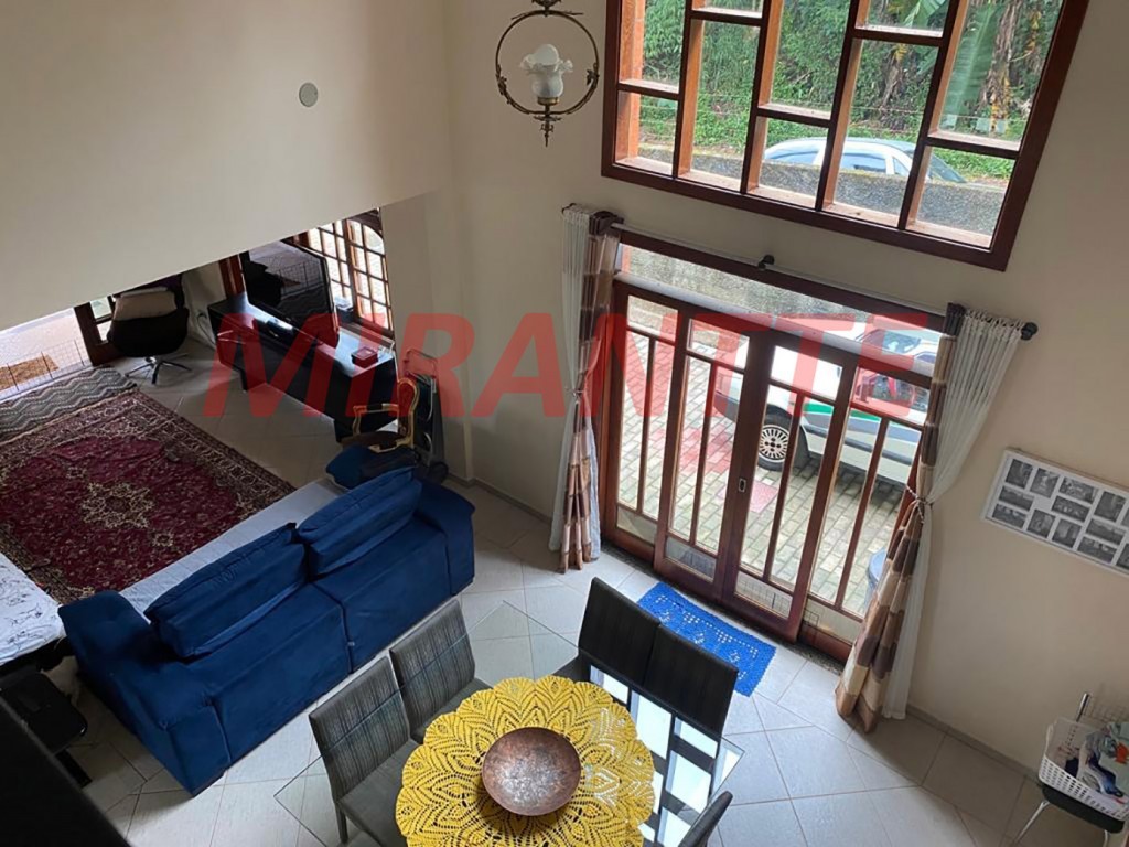 Sobrado de 230m² com 3 quartos em Serra da Cantareira