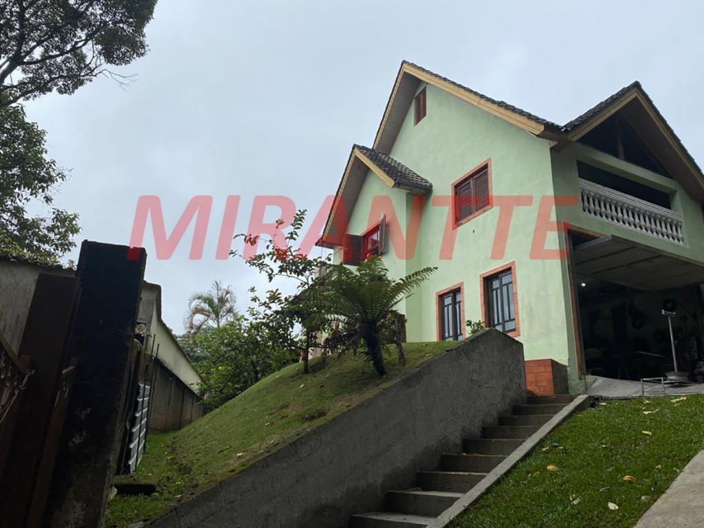 Sobrado de 230m² com 3 quartos em Serra da Cantareira
