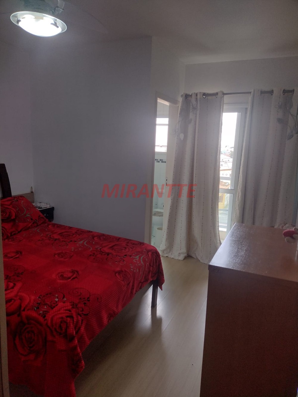 Sobrado de 146m² com 3 quartos em Vila Nivi