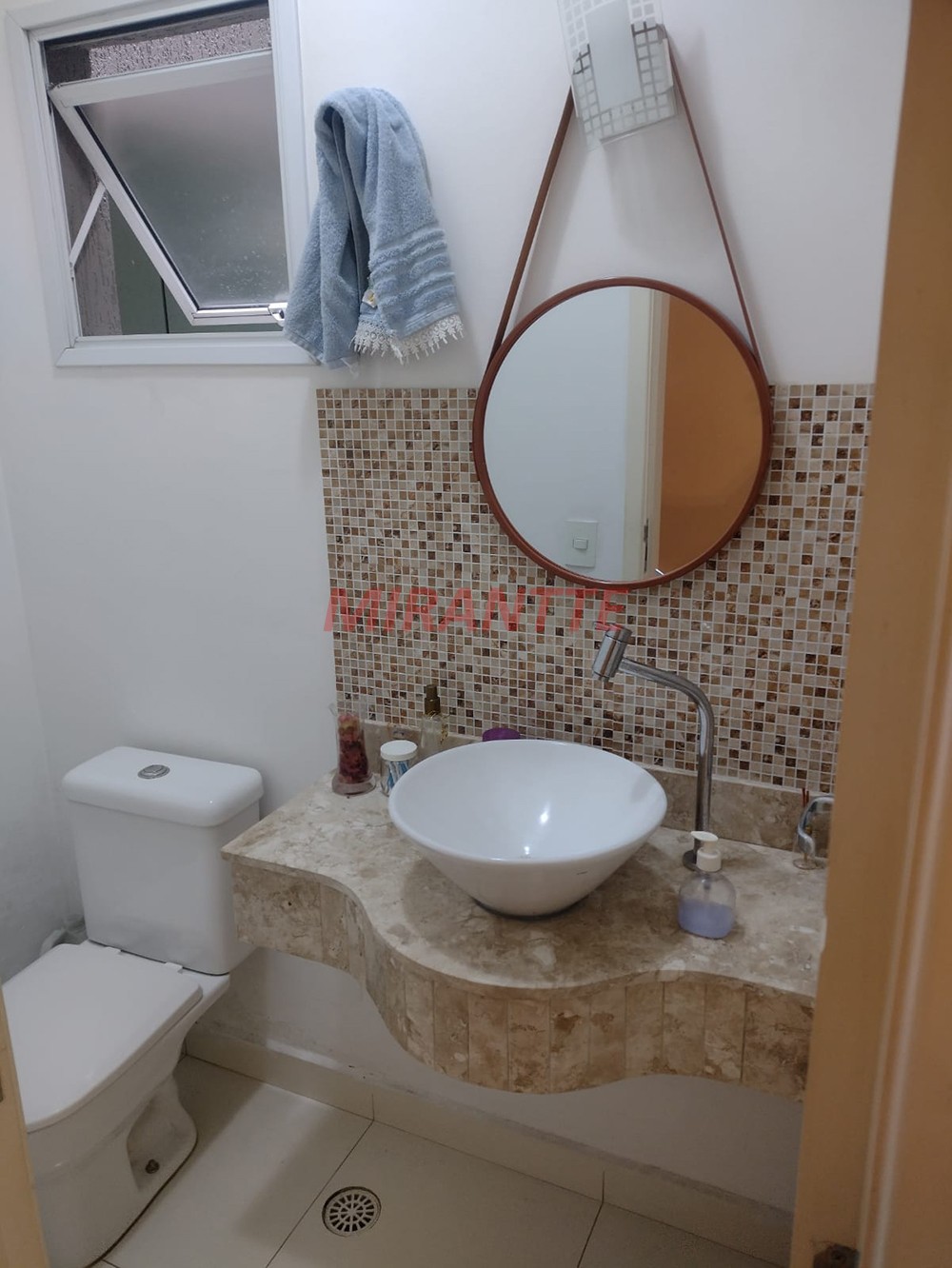 Sobrado de 146m² com 3 quartos em Vila Nivi