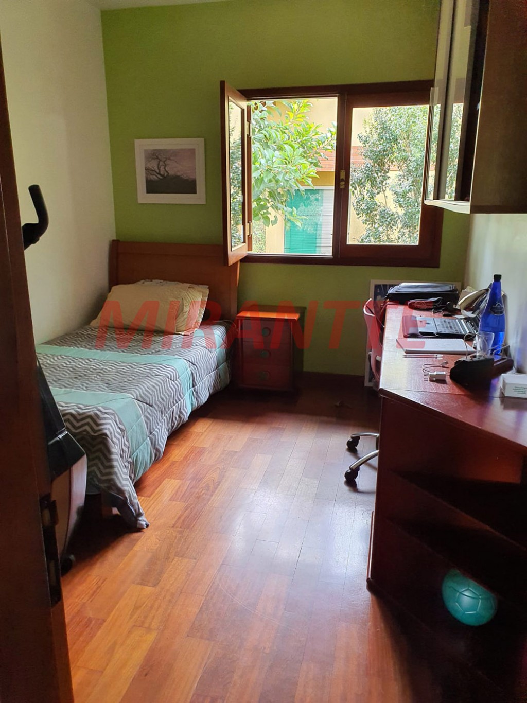 Sobrado de 324m² com 4 quartos em Serra da Cantareira
