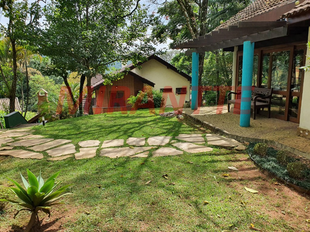 Sobrado de 324m² com 4 quartos em Serra da Cantareira