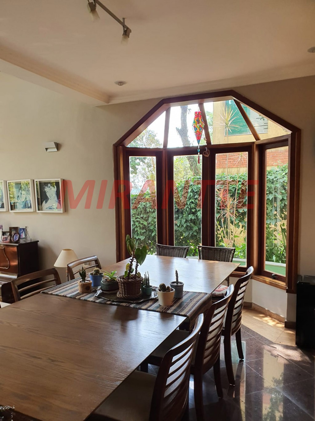 Sobrado de 324m² com 4 quartos em Serra da Cantareira