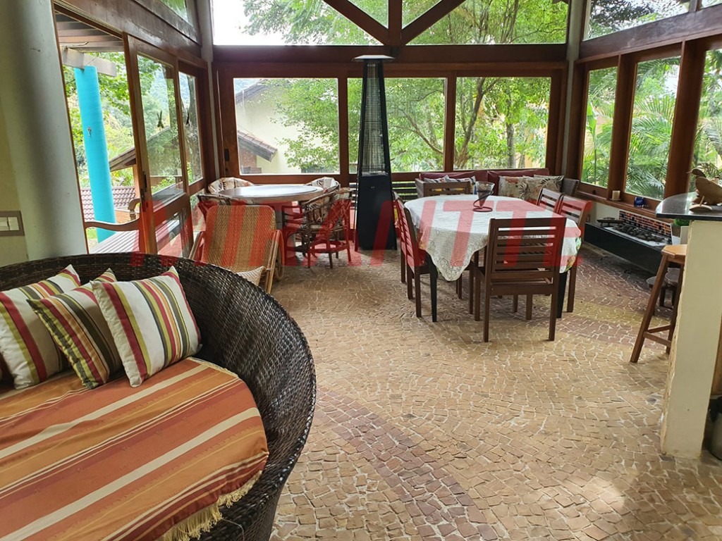 Sobrado de 324m² com 4 quartos em Serra da Cantareira
