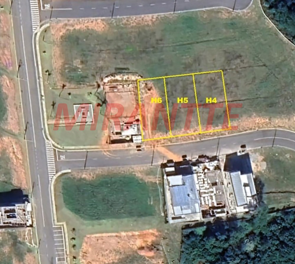 Terreno de 506m² em Colina Verde