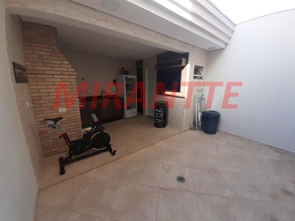 Sobrado de 230m² com 3 quartos em Imirim