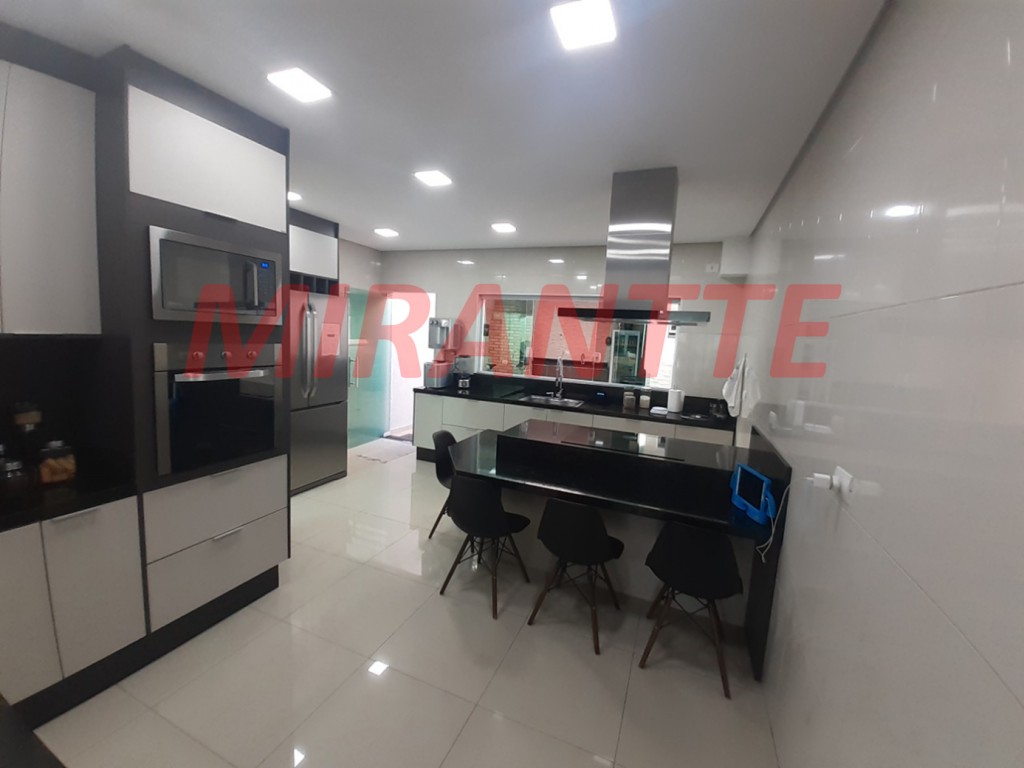 Sobrado de 230m² com 3 quartos em Imirim