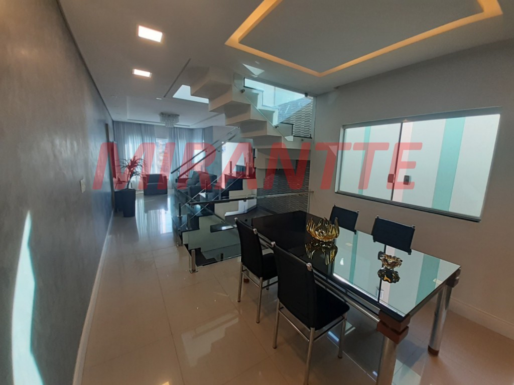 Sobrado de 230m² com 3 quartos em Imirim