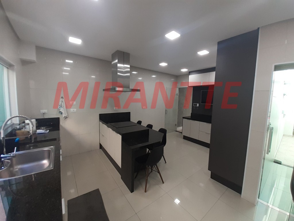 Sobrado de 230m² com 3 quartos em Imirim