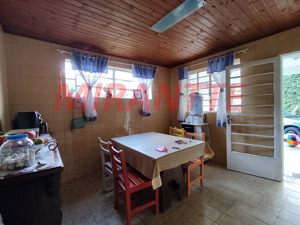 Casa terrea de 190m² com 4 quartos em Horto Florestal