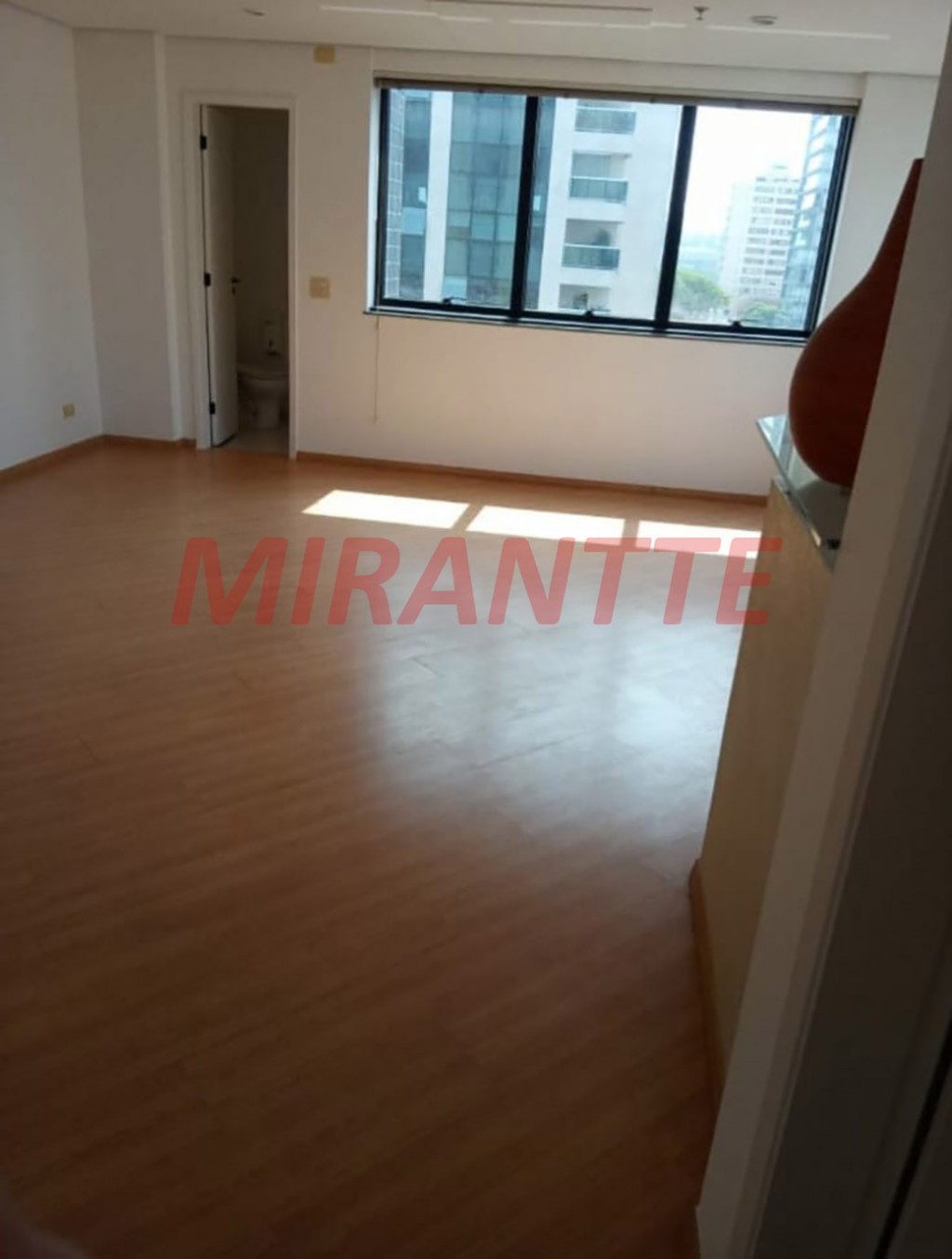 Comercial de 42m² em Indianópolis