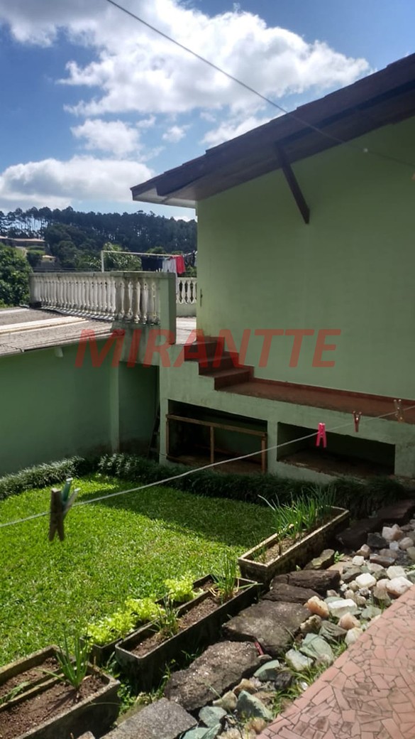 Casa terrea de 390m² com 4 quartos em Serra da Cantareira