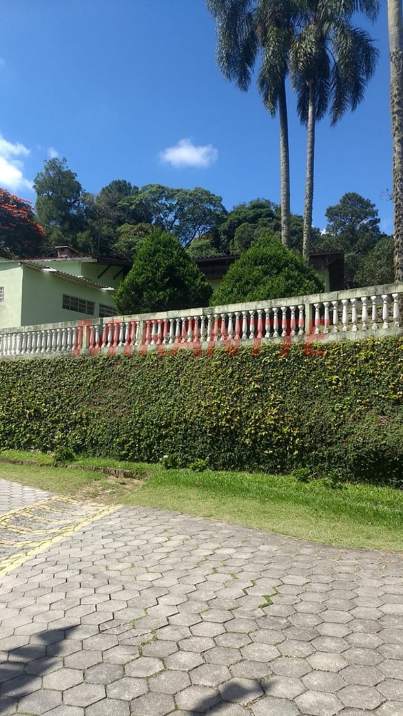 Casa terrea de 390m² com 4 quartos em Serra da Cantareira