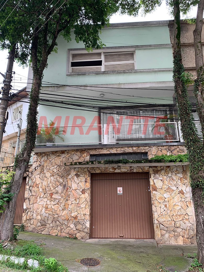 Sobrado de 150m² com 3 quartos em Água Fria