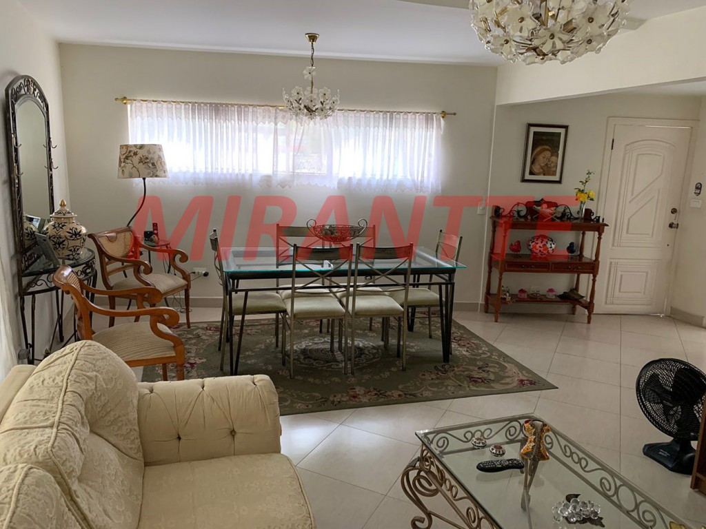 Sobrado de 150m² com 3 quartos em Água Fria