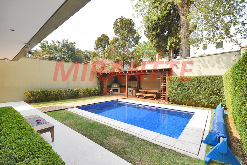 Sobrado de 500m² com 4 quartos em Morumbi