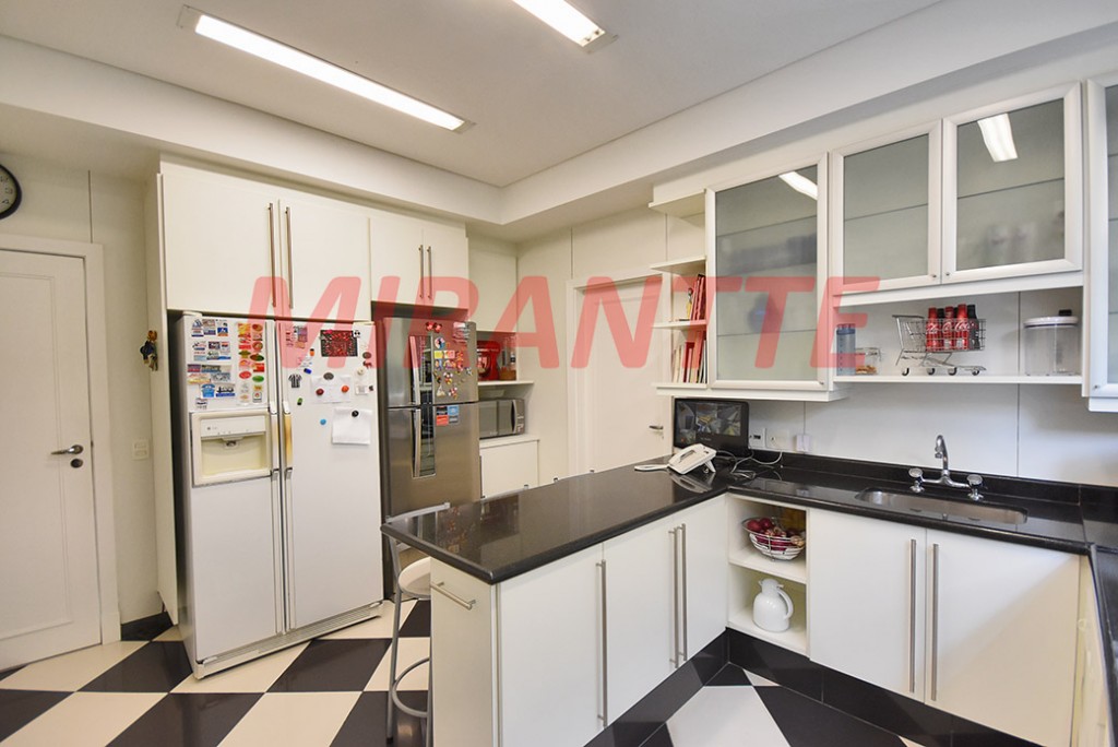 Sobrado de 500m² com 4 quartos em Morumbi