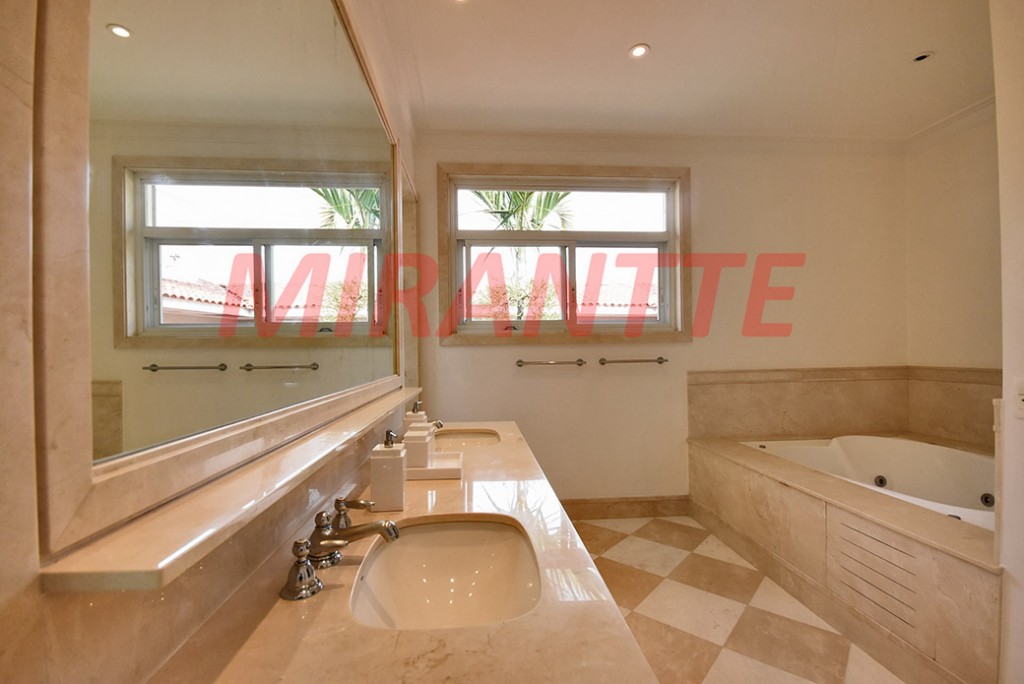 Sobrado de 500m² com 4 quartos em Morumbi