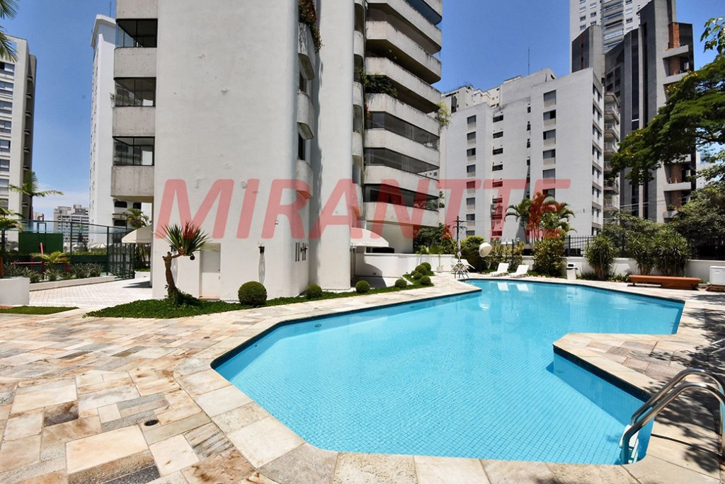 Apartamento de 311m² com 4 quartos em Campo Belo