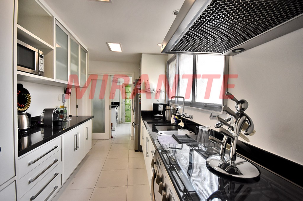 Cobertura de 181m² com 3 quartos em Moema