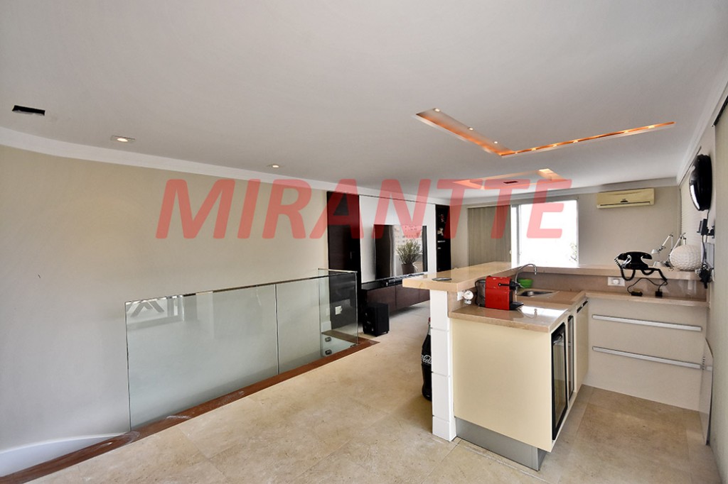 Cobertura de 181m² com 3 quartos em Moema