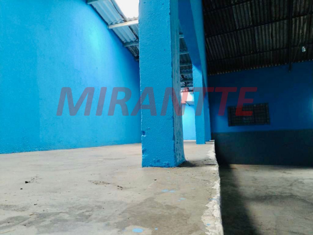 Comercial de 1000m² em Cumbica