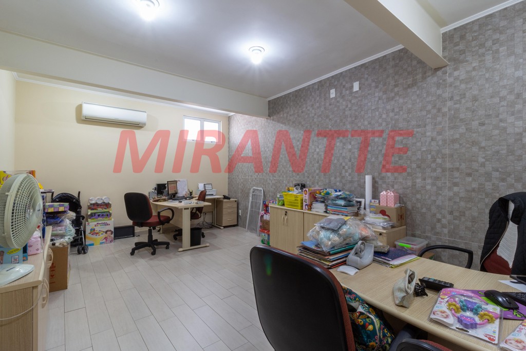 Comercial de 290m² em Jaçana