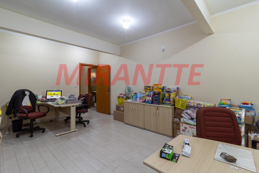 Comercial de 290m² em Jaçana