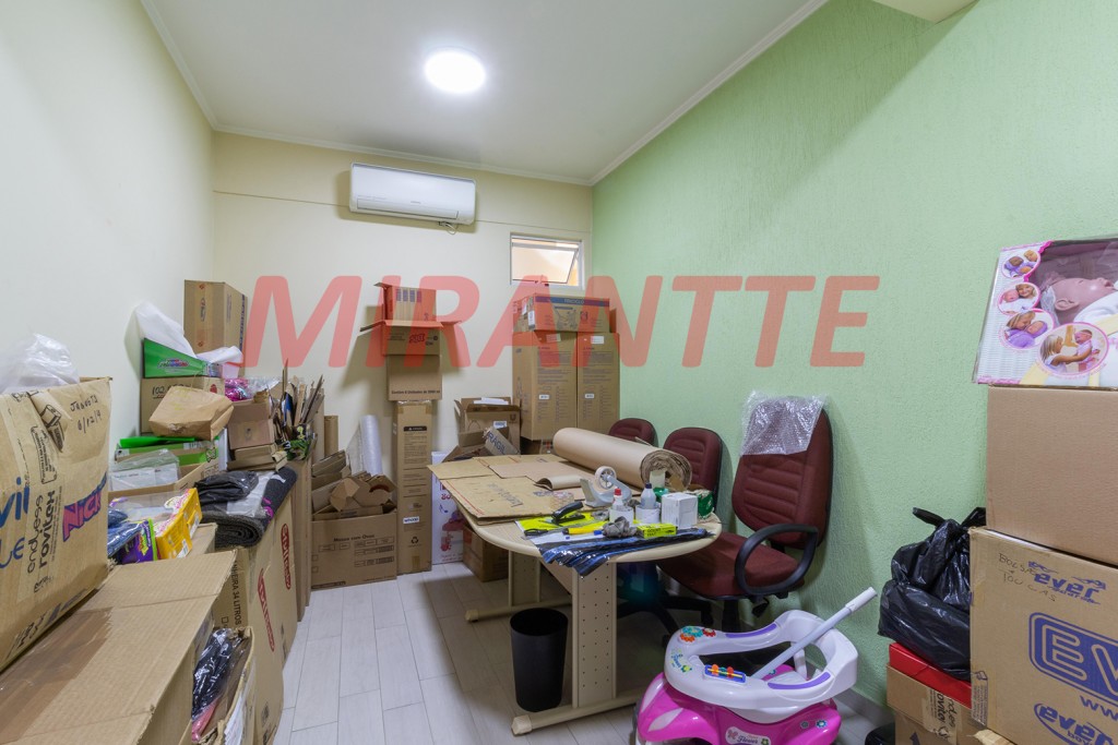 Comercial de 290m² em Jaçana