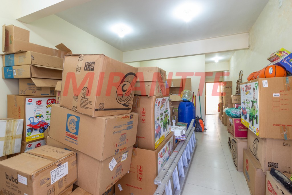 Comercial de 290m² em Jaçana
