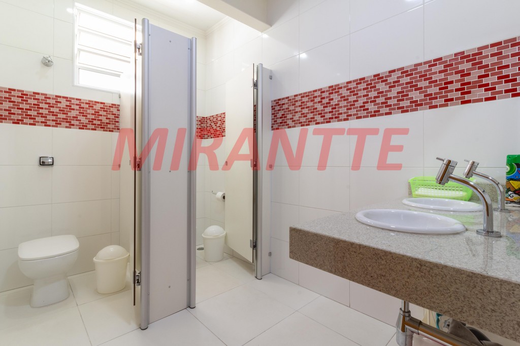 Comercial de 290m² em Jaçana