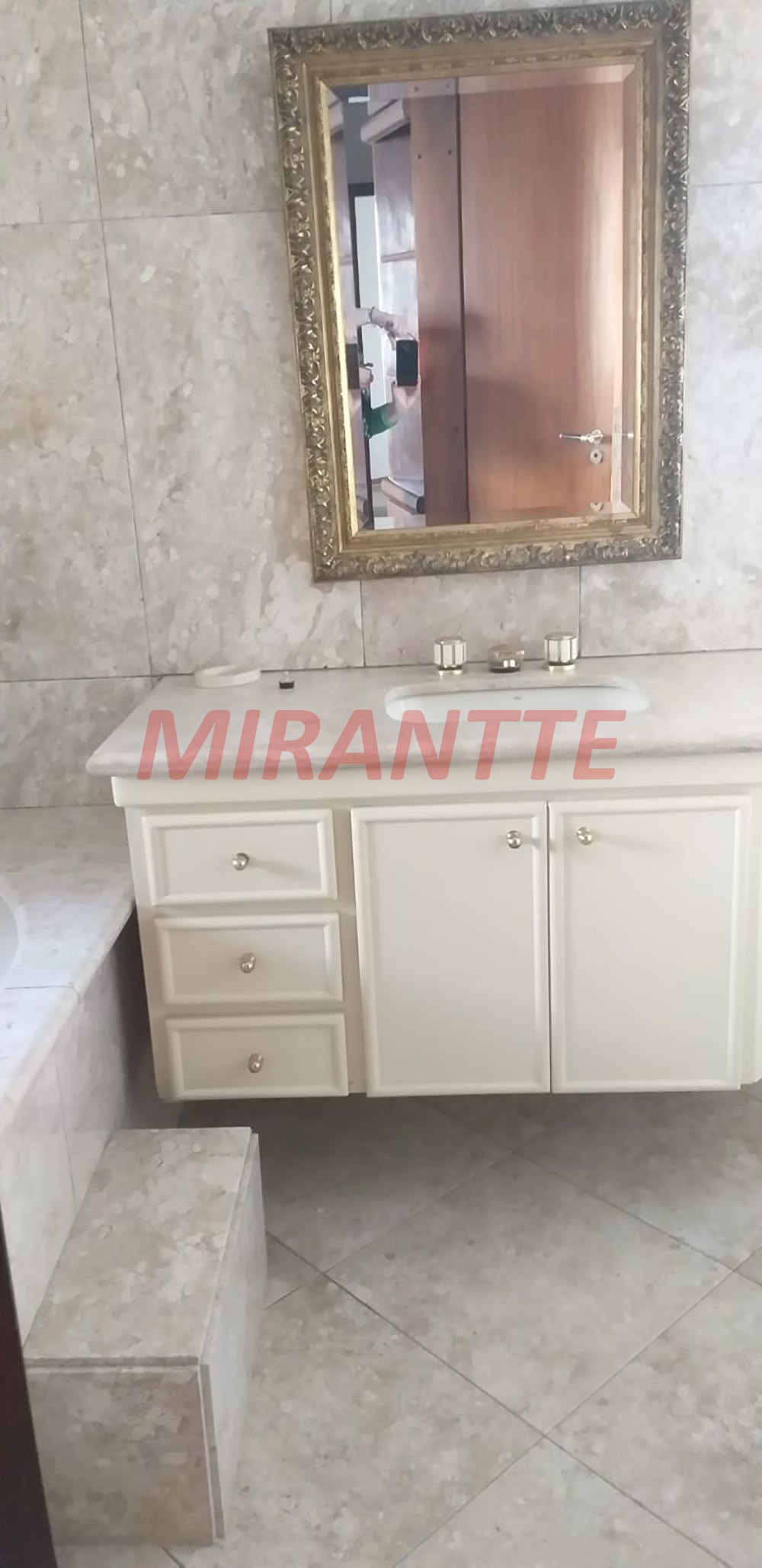 Apartamento de 210m² com 4 quartos em Perdizes