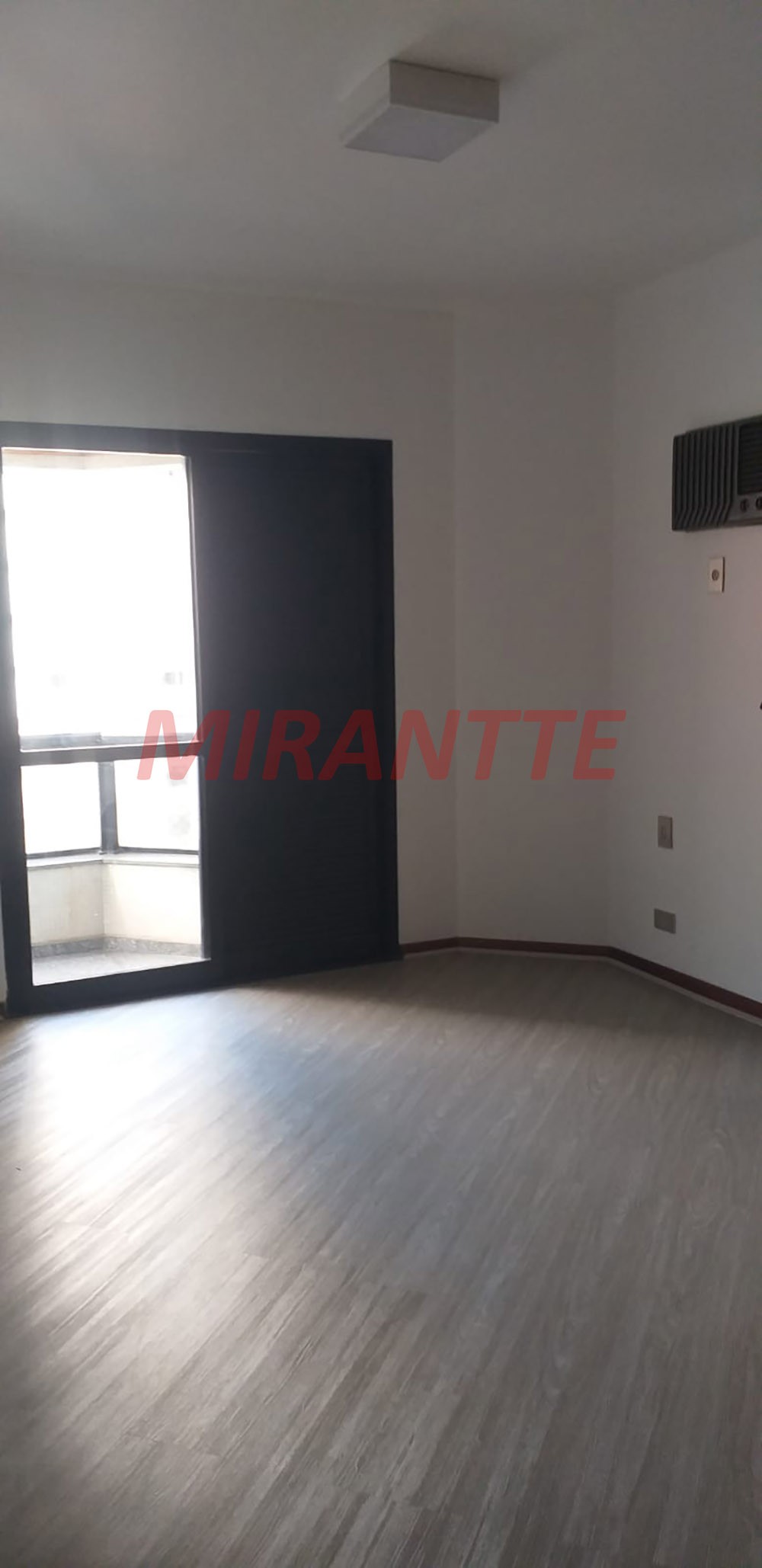 Apartamento de 210m² com 4 quartos em Perdizes