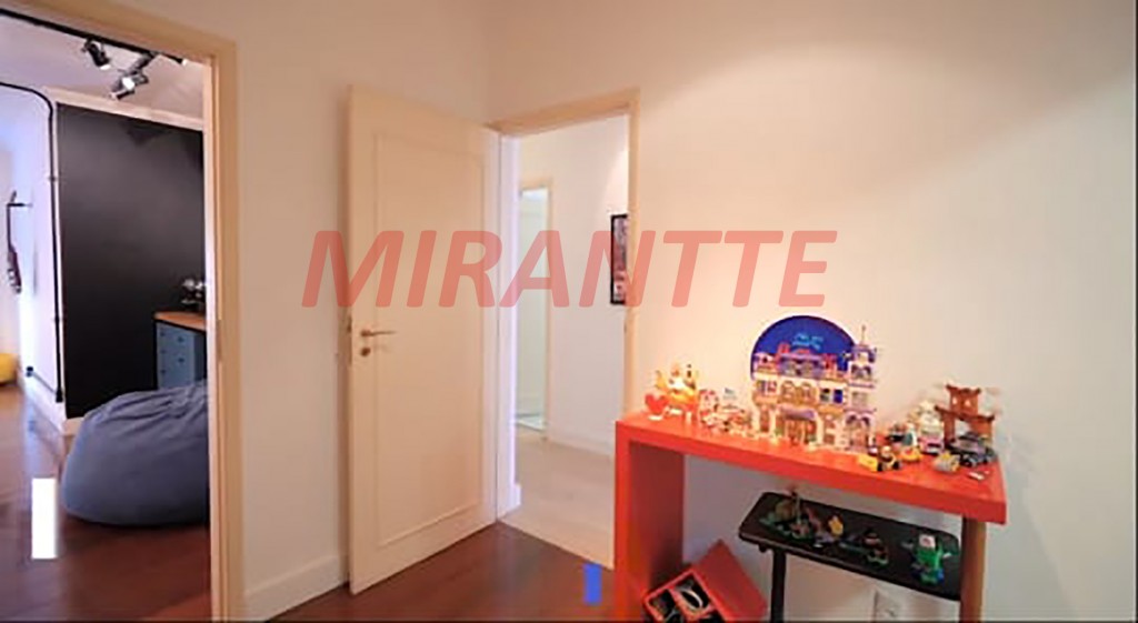 Apartamento de 150m² com 4 quartos em Centro