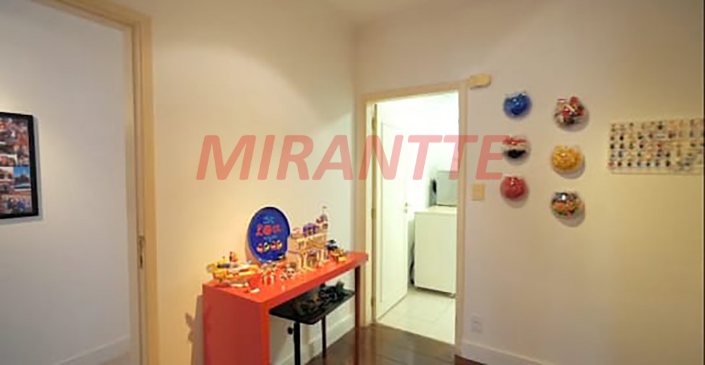 Apartamento de 150m² com 4 quartos em Centro