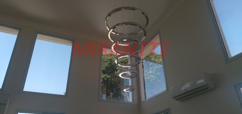 Sobrado de 4.11m² com 3 quartos em Jardim França