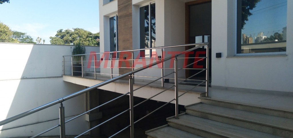 Sobrado de 4.11m² com 3 quartos em Jardim França