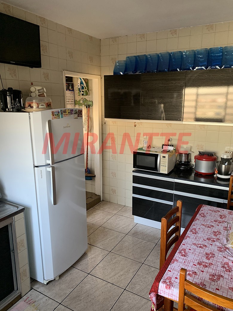 Sobrado de 286m² com 4 quartos em Vila Carbone