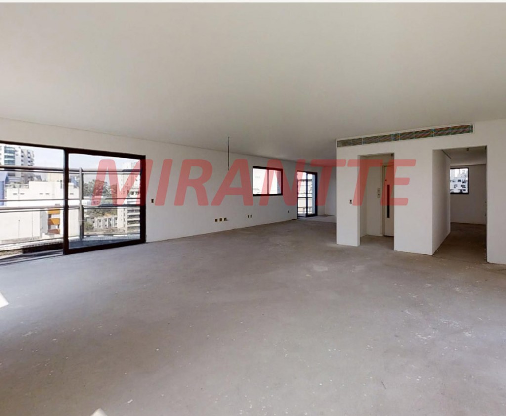 Cobertura duplex de 556m² com 4 quartos em Real Parque