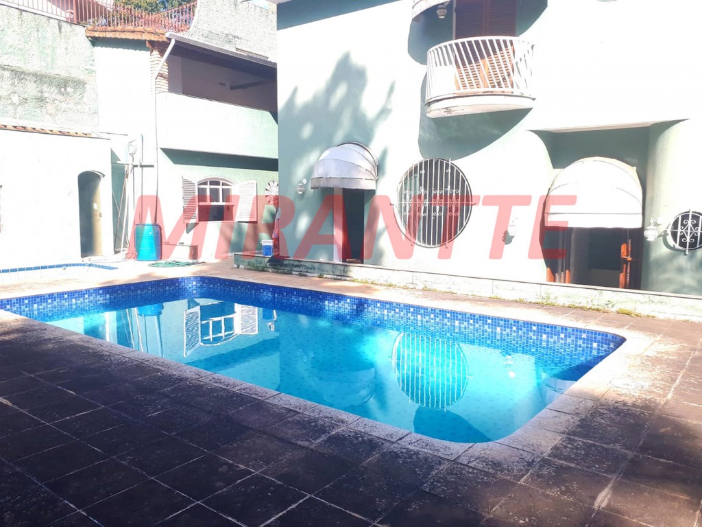 Sobrado de 317m² com 4 quartos em Horto Florestal