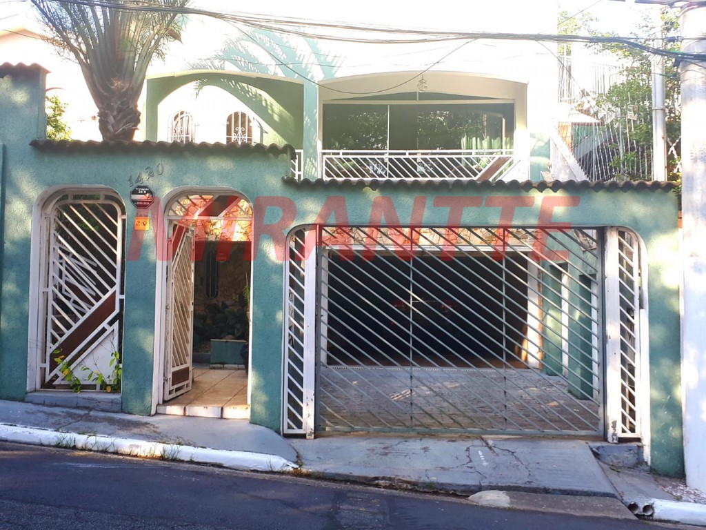 Sobrado de 317m² com 4 quartos em Horto Florestal