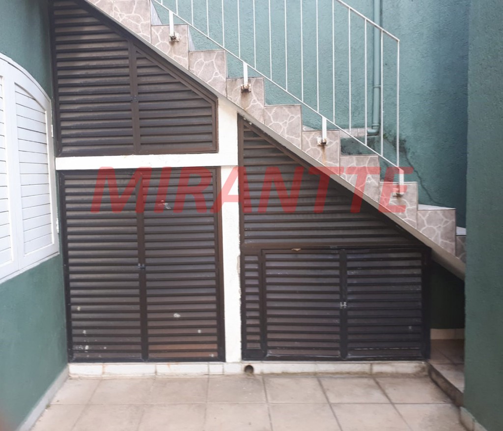 Sobrado de 317m² com 4 quartos em Horto Florestal