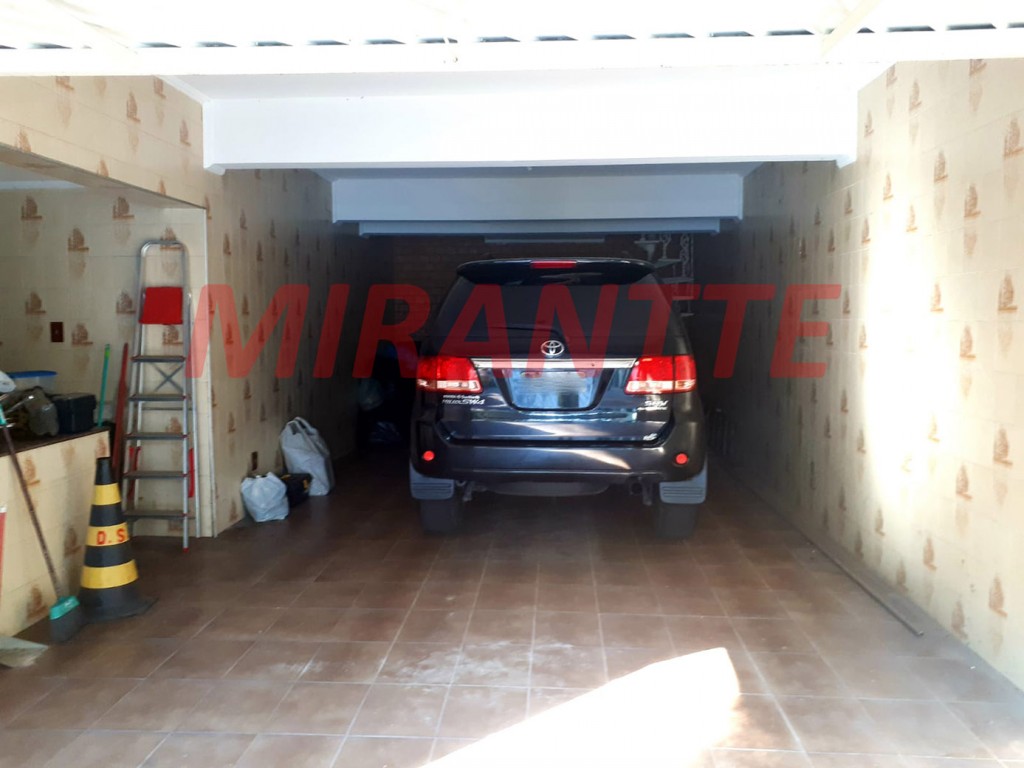 Sobrado de 317m² com 4 quartos em Horto Florestal