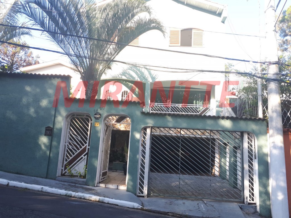 Sobrado de 317m² com 4 quartos em Horto Florestal